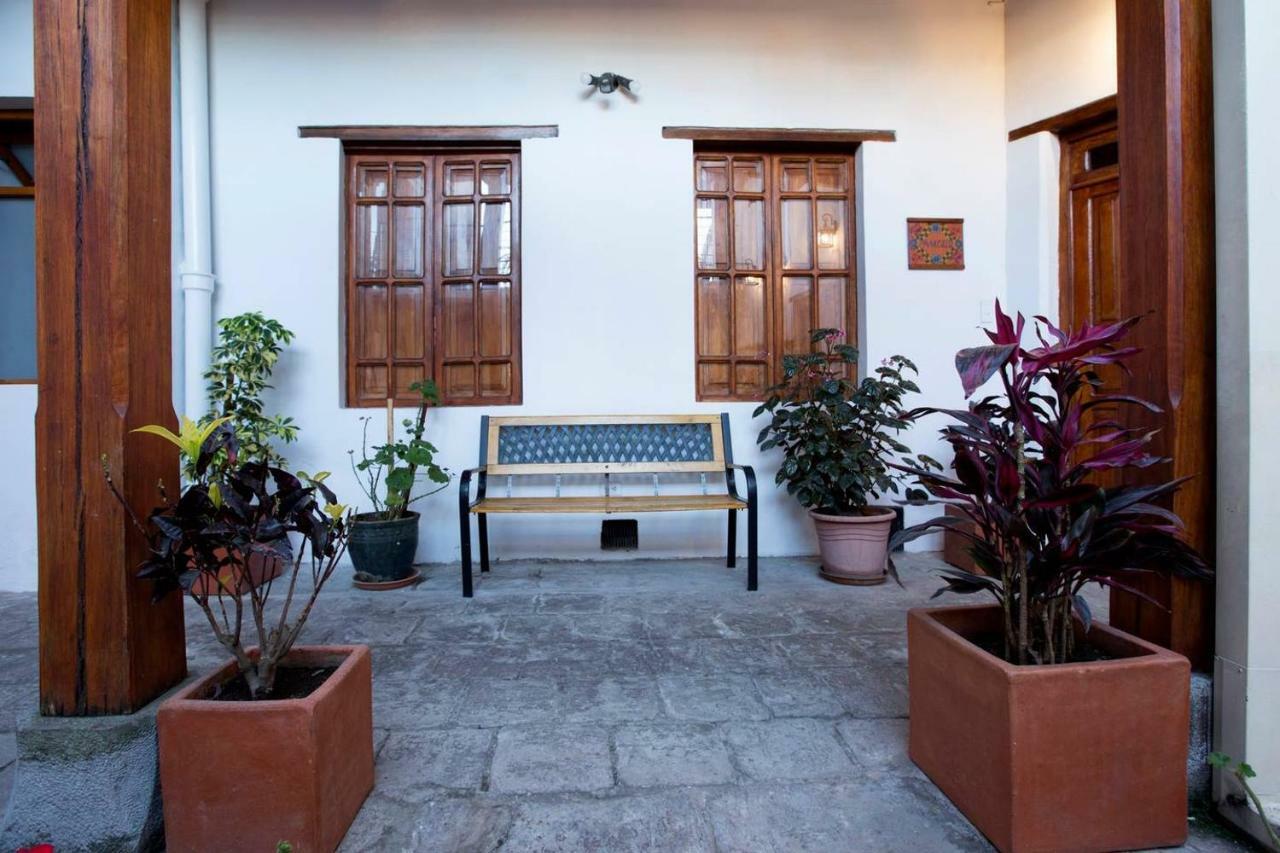 Casa Lunaloma - Boutique Apartments Quito Exterior photo